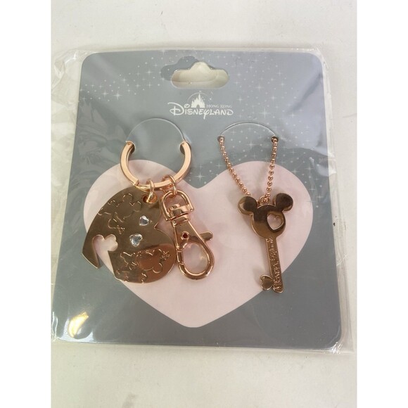 Disneyland Hong Kong Mickey Minnie Mouse Heart and Key Keychain Rose Gold NEW - Picture 1 of 6